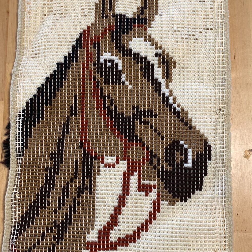 Vintage 1970s Latch Hook Wall Hanging Equestrian Horse Art Retro Textile Decor - Picture 4 of 7